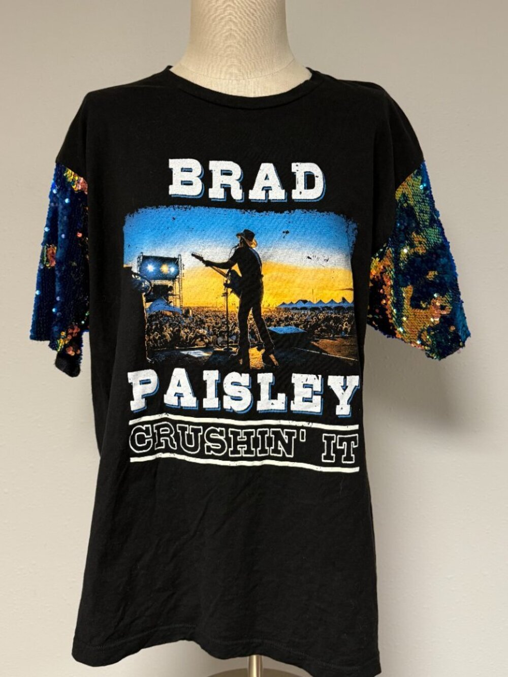 Brad Paisley Crushin It Tour Tee - Picture 2 of 10